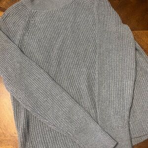 Banana Republic Women's Gray Crewneck Sweater